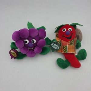 Lot Of 2 Toy Box Creations Vintage Veggie Friends Fruits Seedies Plush Toys